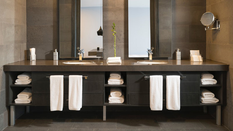 Projects photo-of-mirrors-in-bathroom